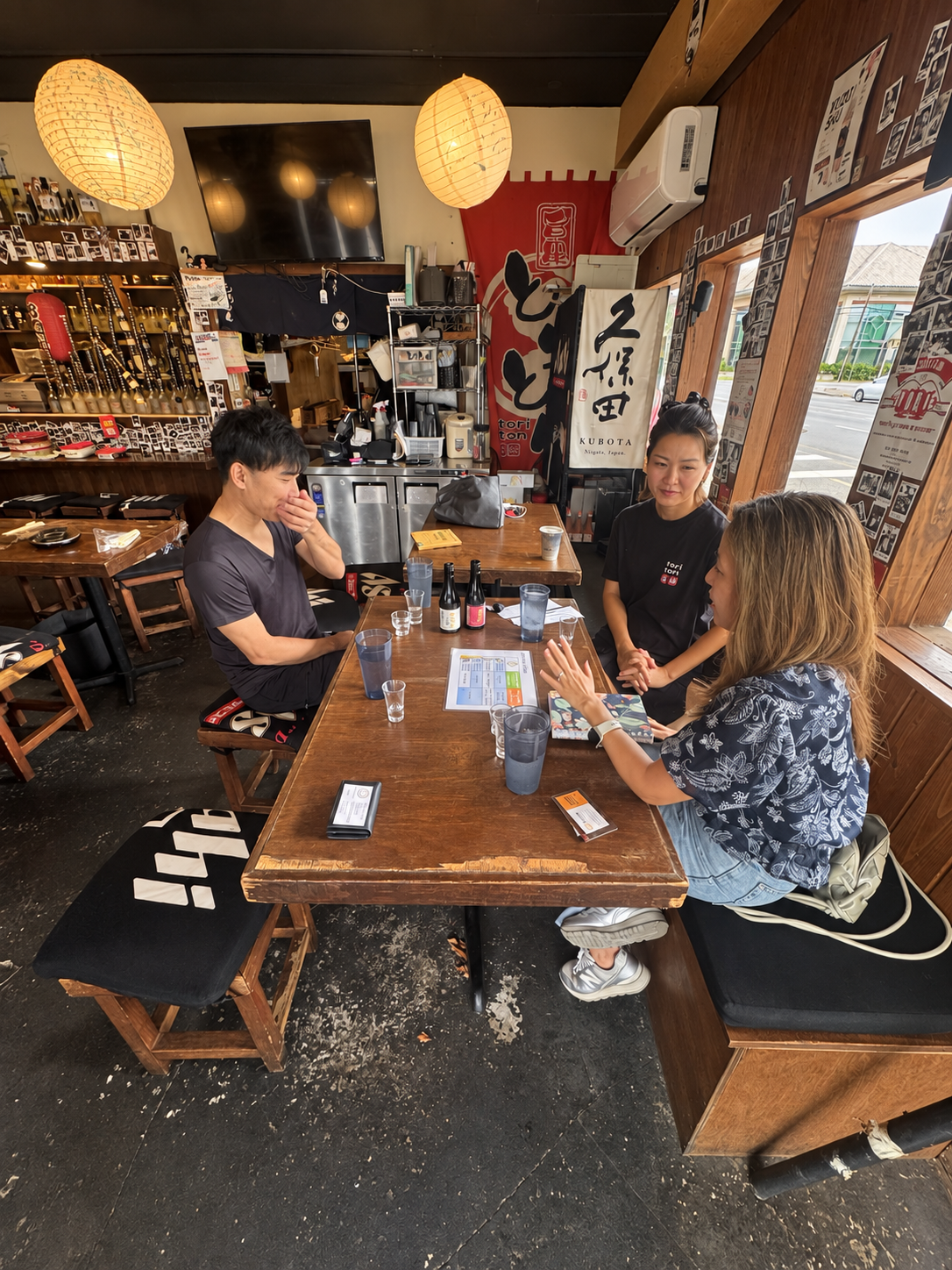 Learning the stories behind sake, together.